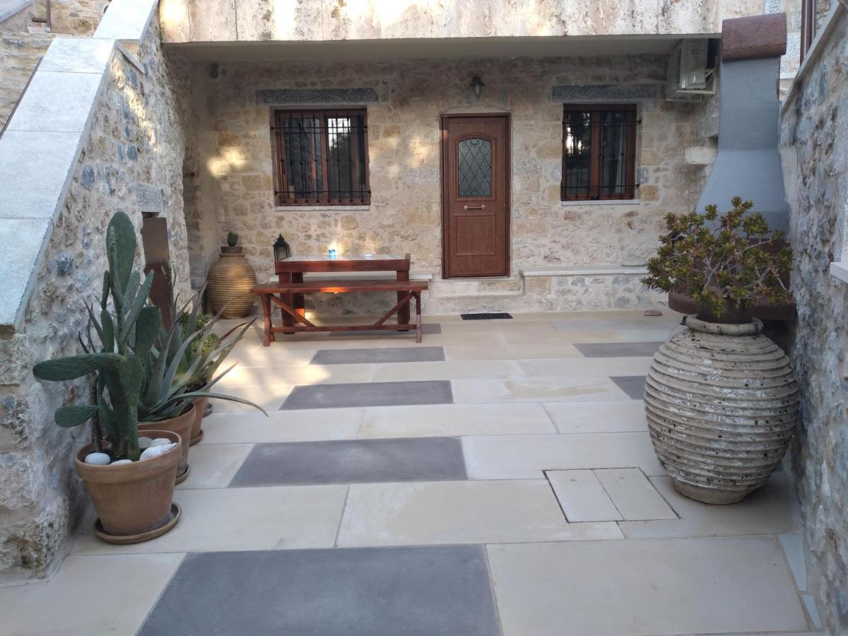 Aspasia House Oitilon Luaran gambar