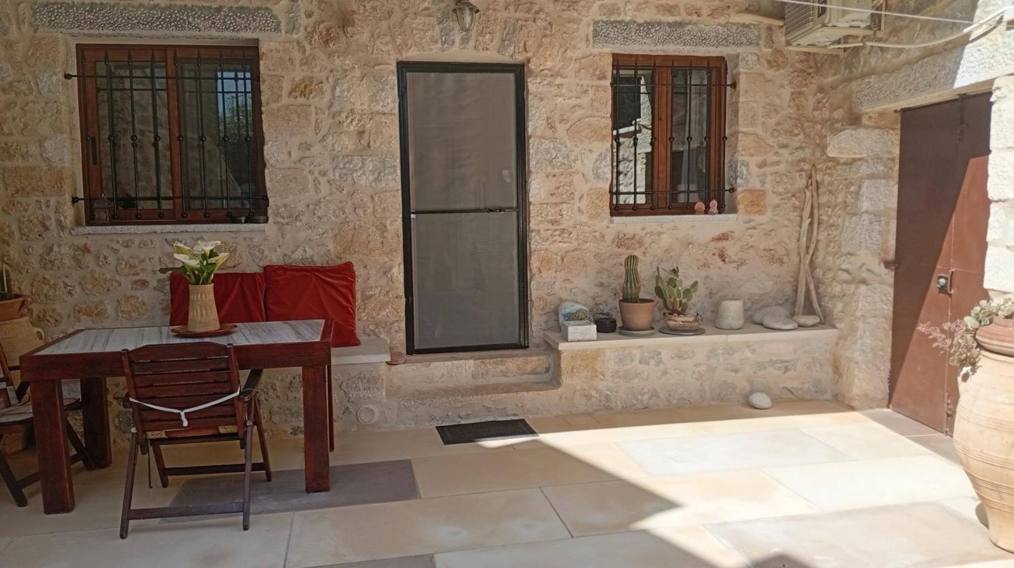 Aspasia House Oitilon Luaran gambar